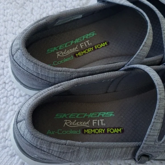 SKECHERS SLIP-ONS - Picture 3 of 10